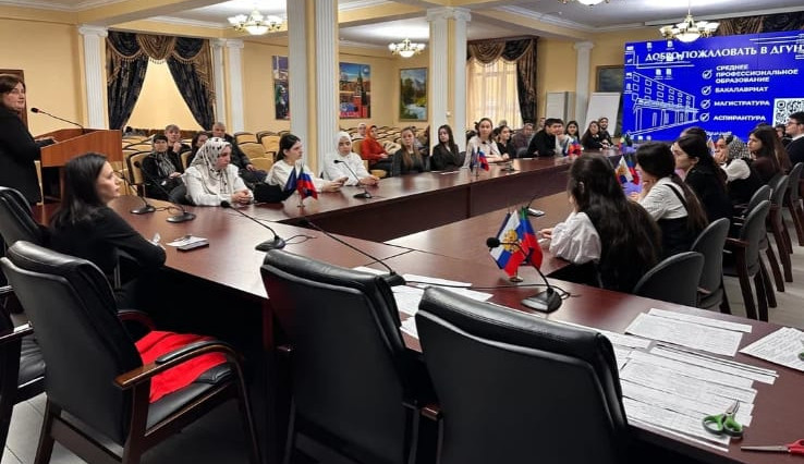 Олимпиады среди школьников на знание Конституции Российской Федерации и Конституции Республики Дагестан прошли в республике